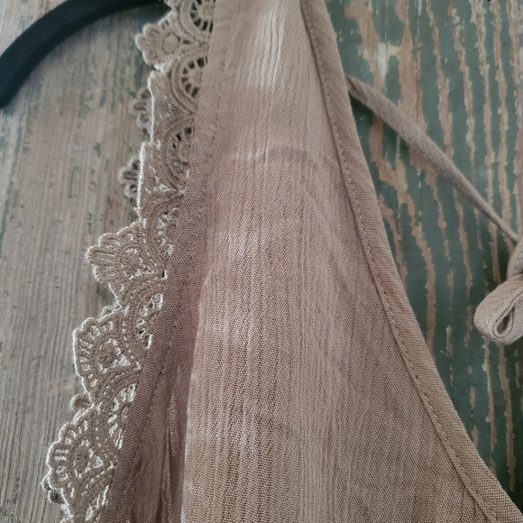 LUQ Arielle Embroidery Top - Picture 4 of 4